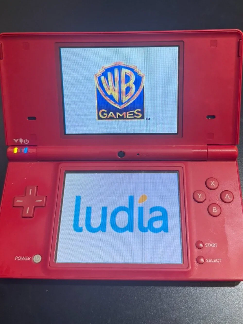 Nintendo DSi Red Handheld System Console with Charger & 4 Games w/ Case TESTED!